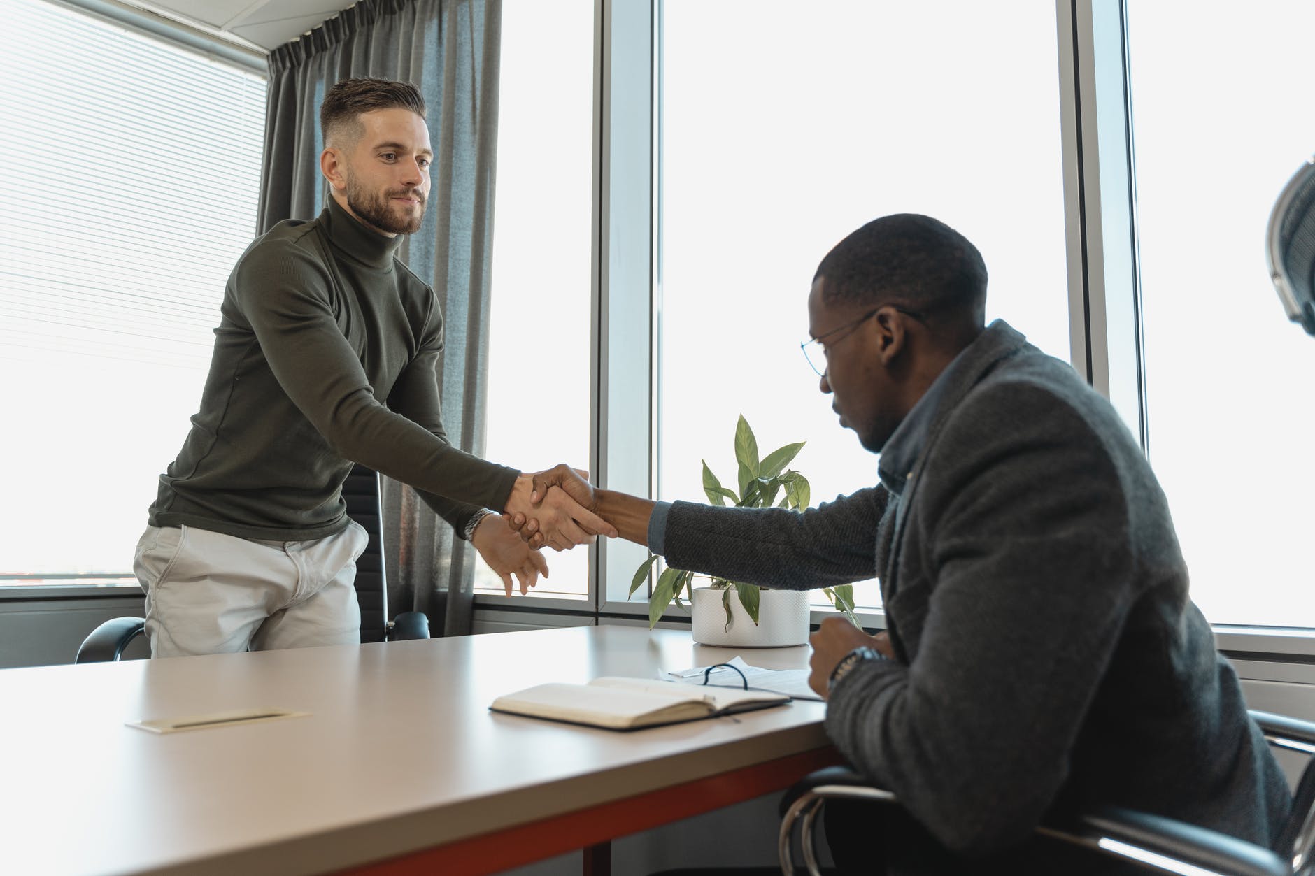 men doing handshake